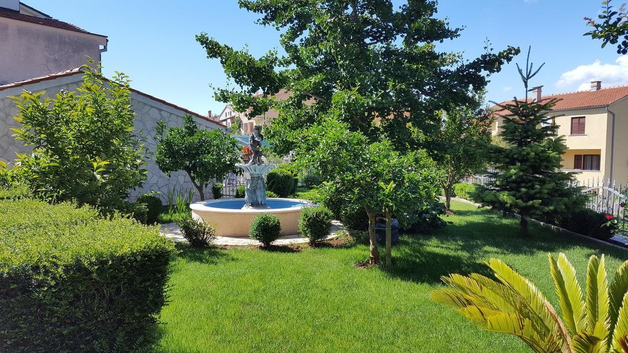 Apartments Ginkgo Banjole Exterior photo